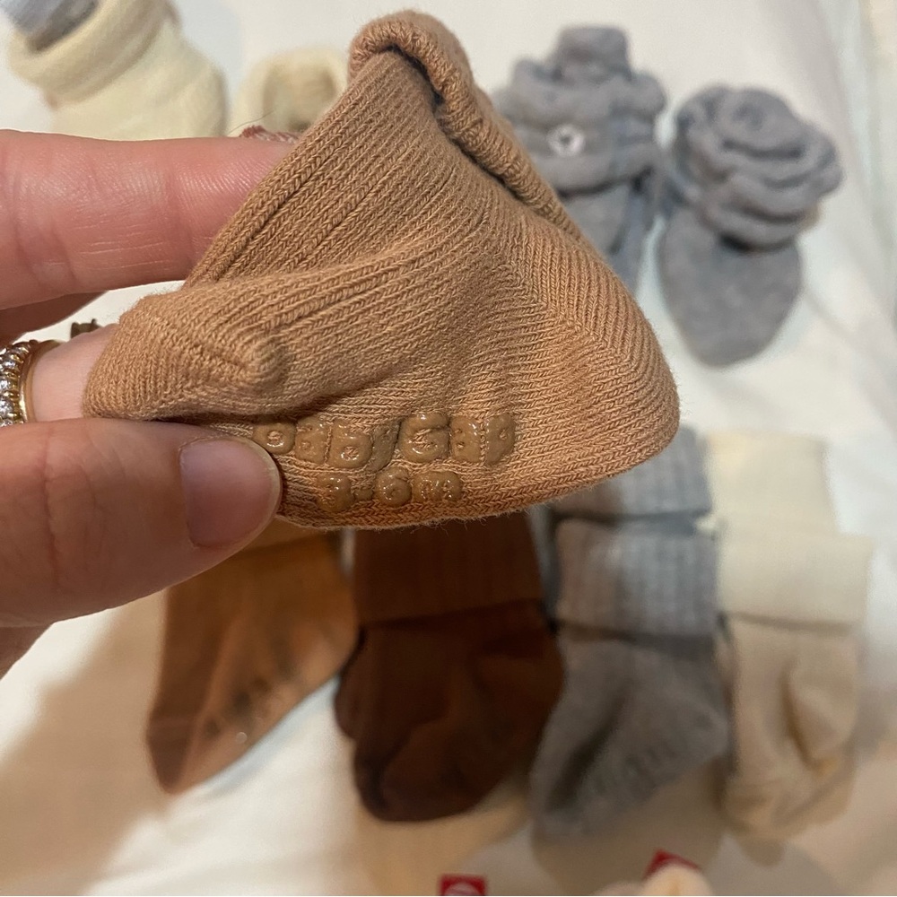 Set of 7! Neutral bootie and Sock Set - Picture 8 of 10